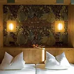 Family Schloss Rosenegg 4*