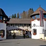 ホテル Family Schloss Rosenegg 4*
