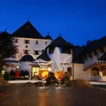 Family Schloss Rosenegg 4*
