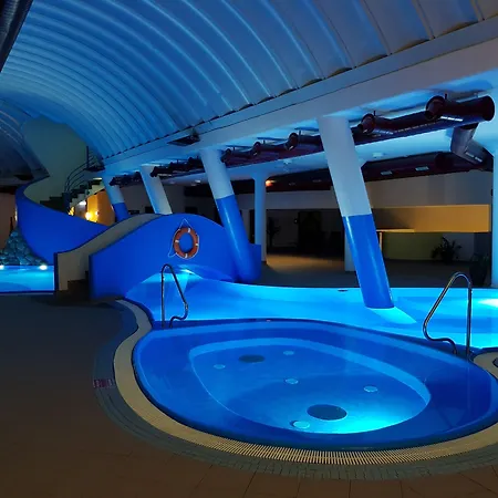 Otel Family Schloss Rosenegg 4*