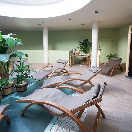 Family Schloss Rosenegg 피버브룬