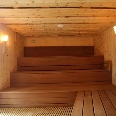 Family Schloss Rosenegg 4* 피버브룬