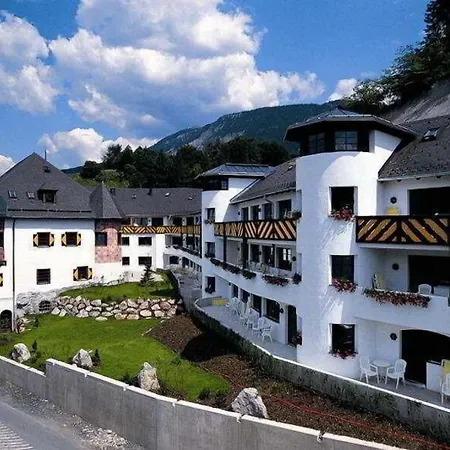 Family Schloss Rosenegg 호텔