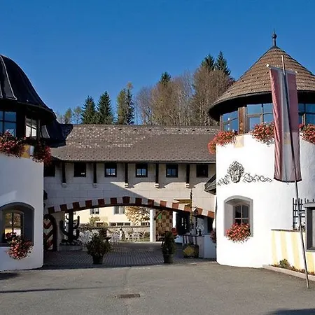 Hotel Family Schloss Rosenegg 4*