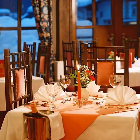 Family Schloss Rosenegg Otel 4*