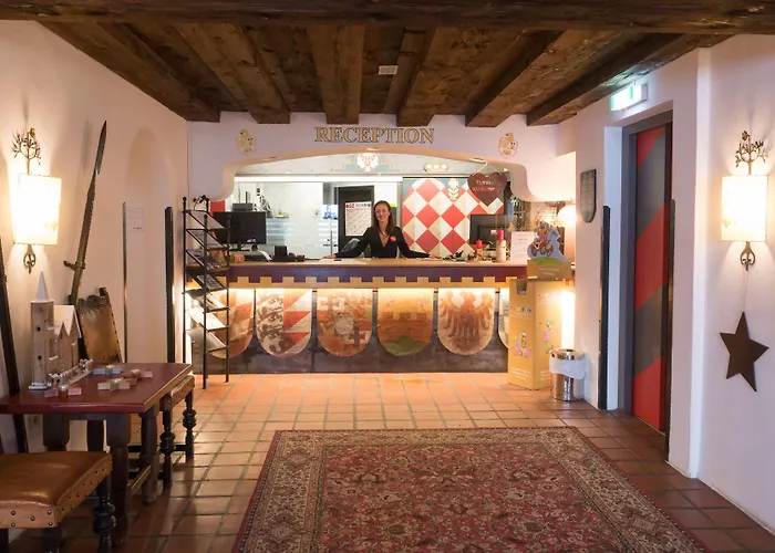 Family Schloss Rosenegg 4*