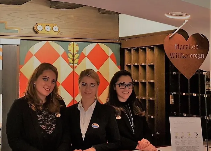 Family Schloss Rosenegg Hotel 4*