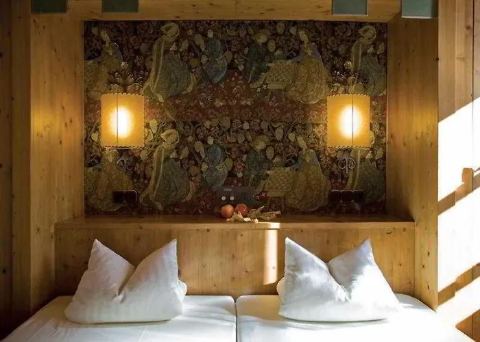 Family Schloss Rosenegg 4*