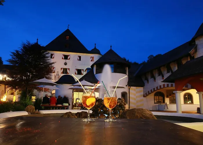 Family Schloss Rosenegg 4*