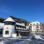 Family Schloss Rosenegg Hotel