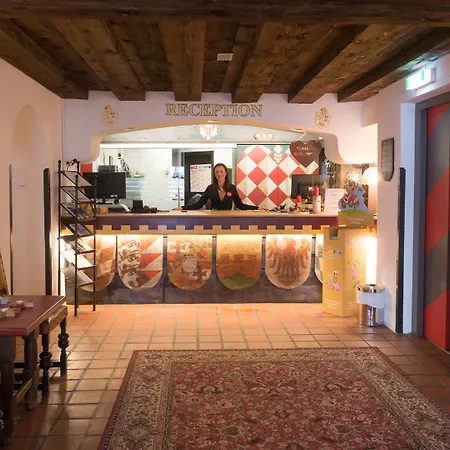 Family Schloss Rosenegg 4*