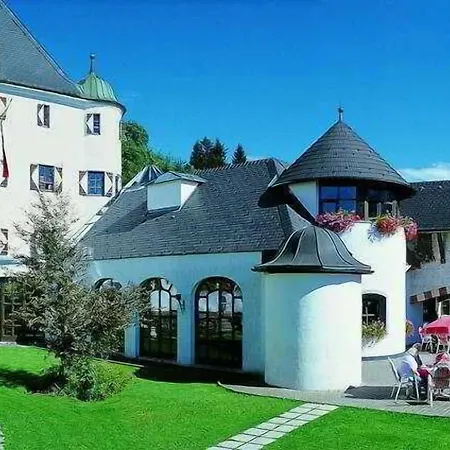 מלון Family Schloss Rosenegg