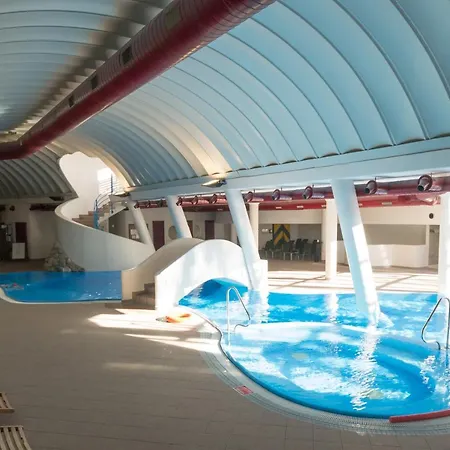 Family Schloss Rosenegg Hotel 4*