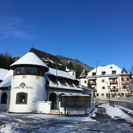 Family Schloss Rosenegg Hotel