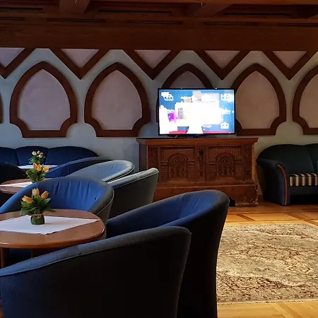 Отель Family Schloss Rosenegg Фибербрюнн