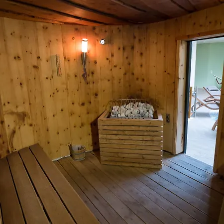 Family Schloss Rosenegg Hotel 4*