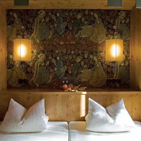 Family Schloss Rosenegg 4*