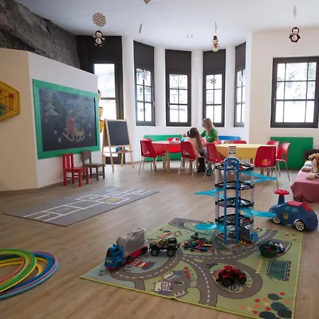 Family Schloss Rosenegg 4*