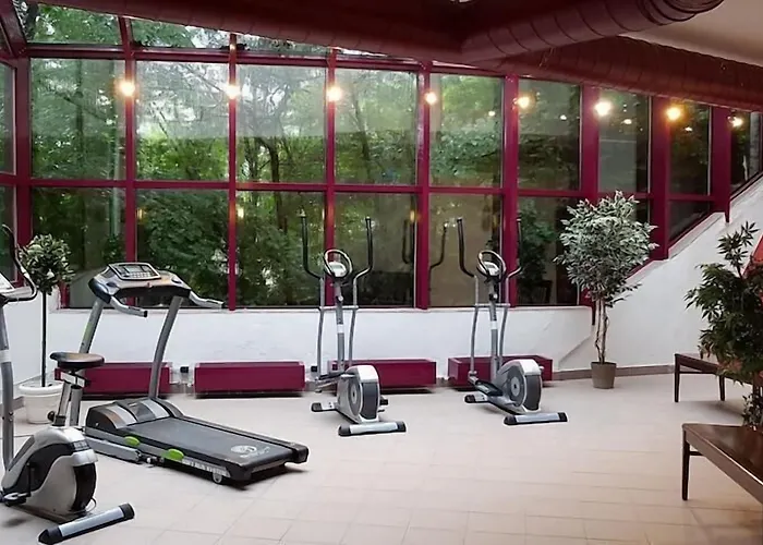 Family Schloss Rosenegg Hotel 4*