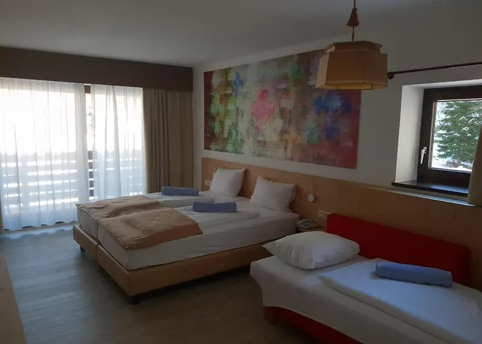 Family Schloss Rosenegg Hotel 4*